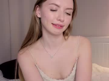 adele_laurie_ live cam