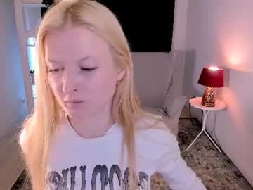 laly_peach live cam preview