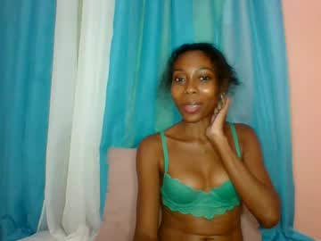 layannek live cam