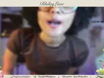 rhileylove live cam preview