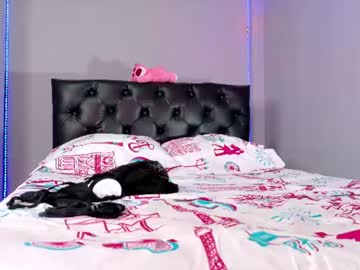 zoe_moon19 live cam