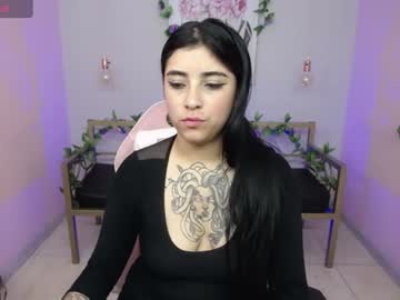 adri_gomez_1 live cam