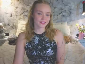 aurora_golden live cam