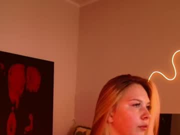 bellajonesk live cam
