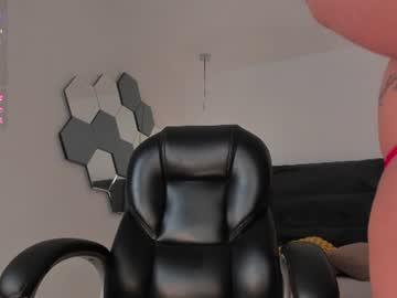 charlottecox_ live cam