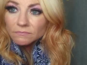 cherrygirlmilf live cam