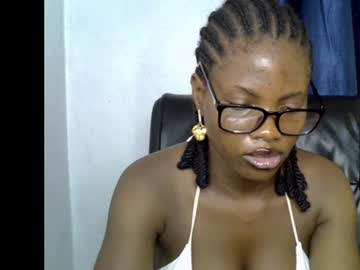 muscles_qeen0 live cam