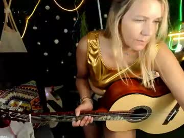 nicolehits live cam