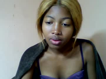 rominah_20 live cam